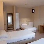 Arden Hotel 2*