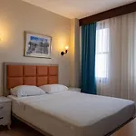 Arden Hotel 2*