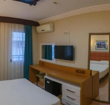 Arden Hotel 2*