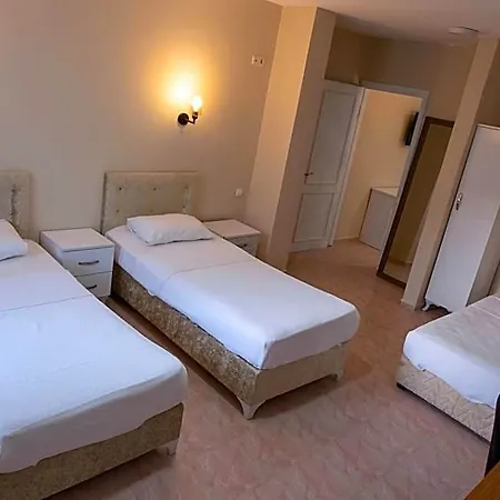 Arden Hotel 2*