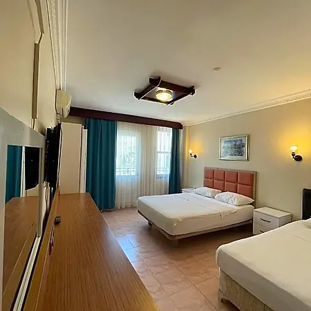 Arden Hotel 2*