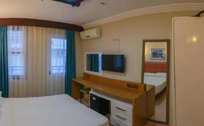Arden Hotel 2*